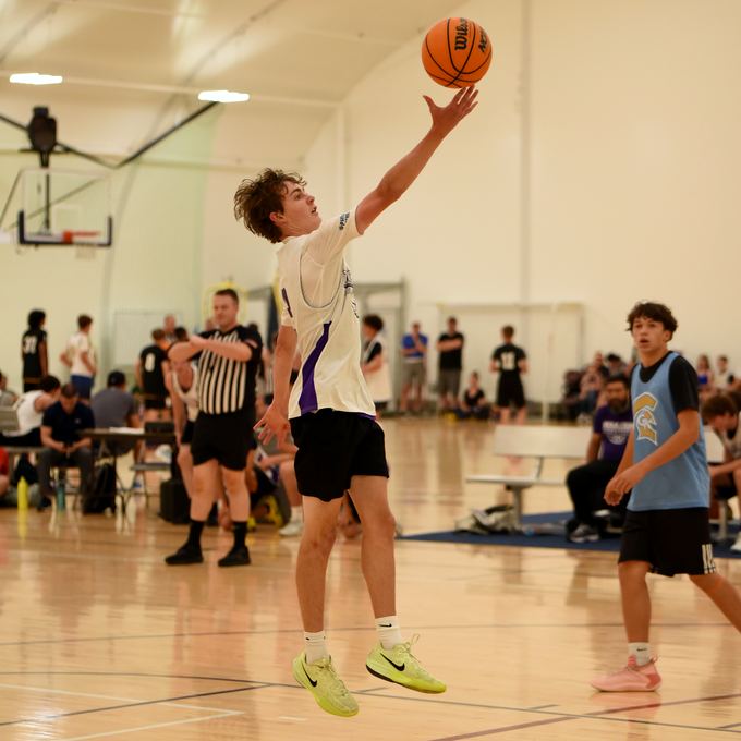 Panthers player finishing at the rim